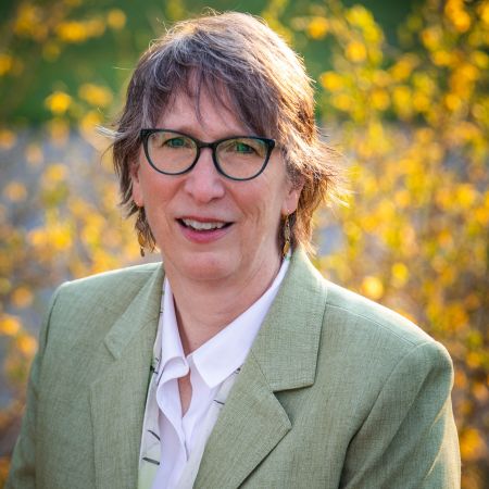 Ellen Lavoie Smith